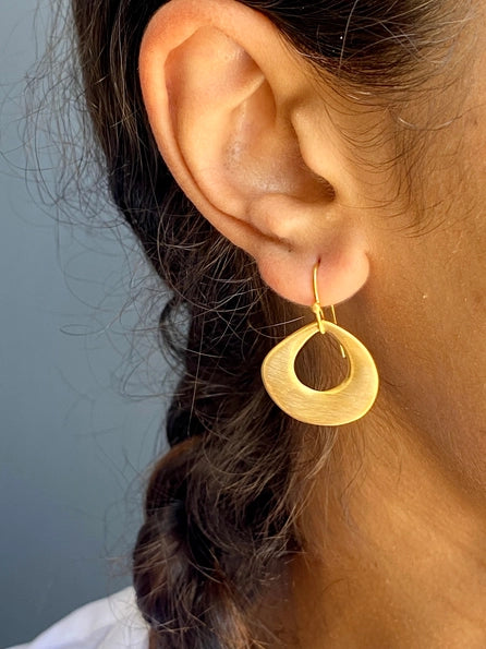 Earrings: Thick Open Drop Gold