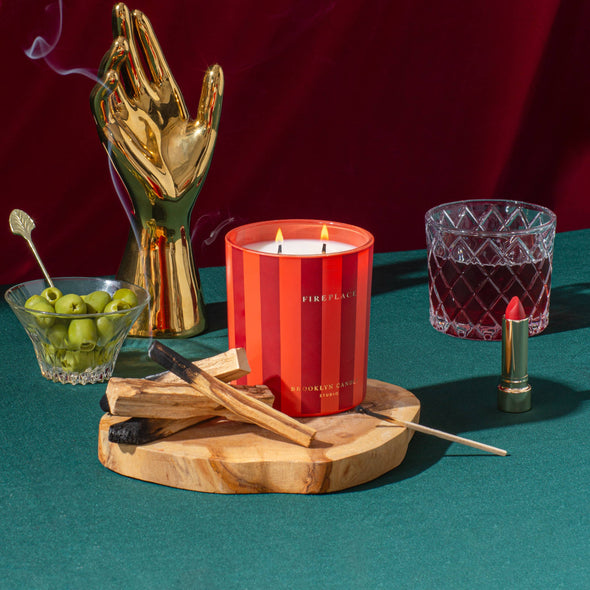 Candle: Fireplace Holiday