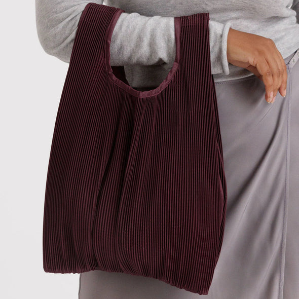 Pleated Baggu: Mahogany