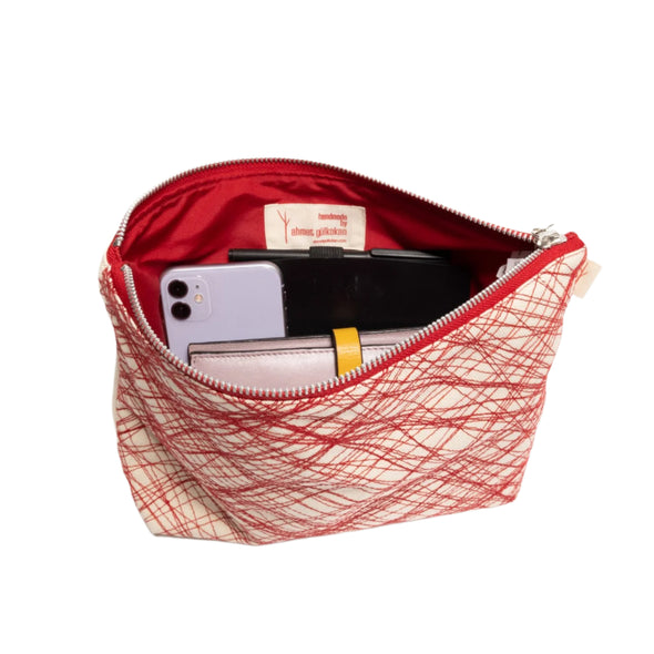 Chiharu Shiota Large Clutch