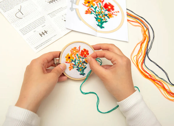 Mini Cross Stitch Kit: Flowers