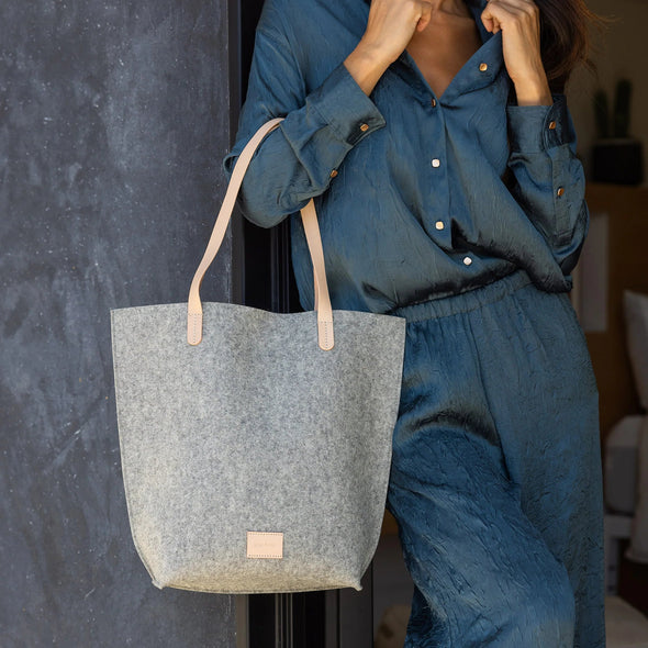 Hana Tote: Granite